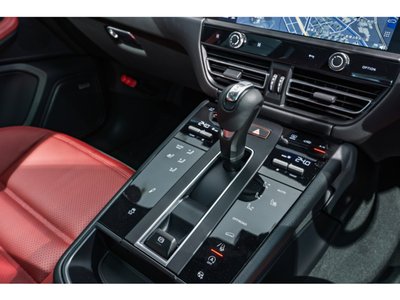 PORSCHE MACAN - 7