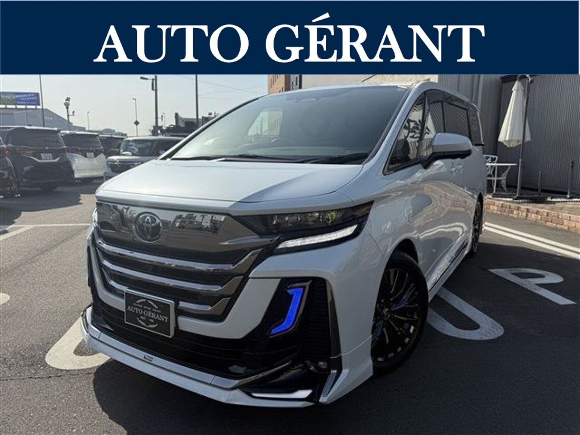 TOYOTA VELLFIRE - View 1