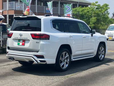 TOYOTA LAND CRUISER 300 - 10