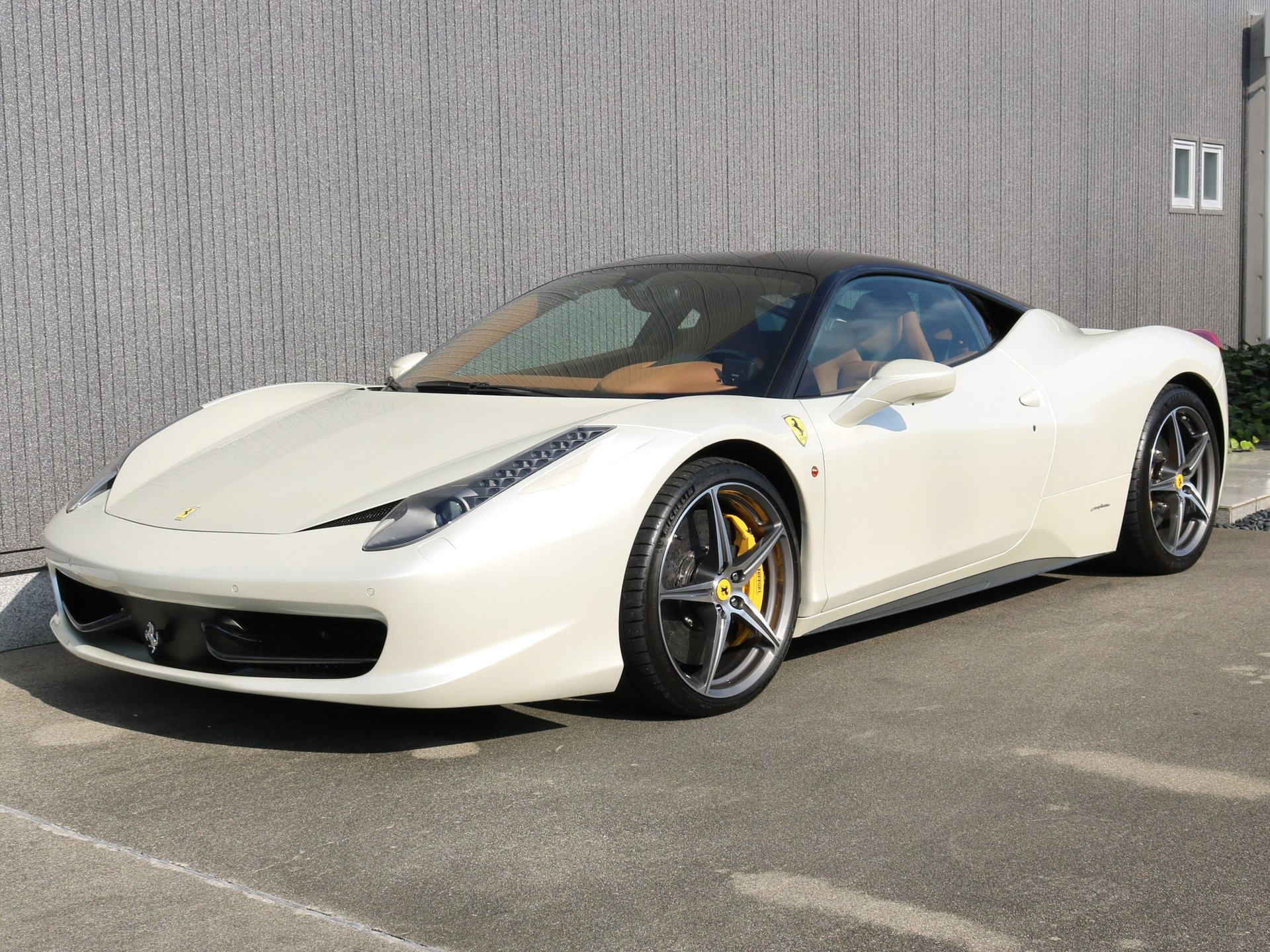 FERRARI 458 ITALIA - View 1