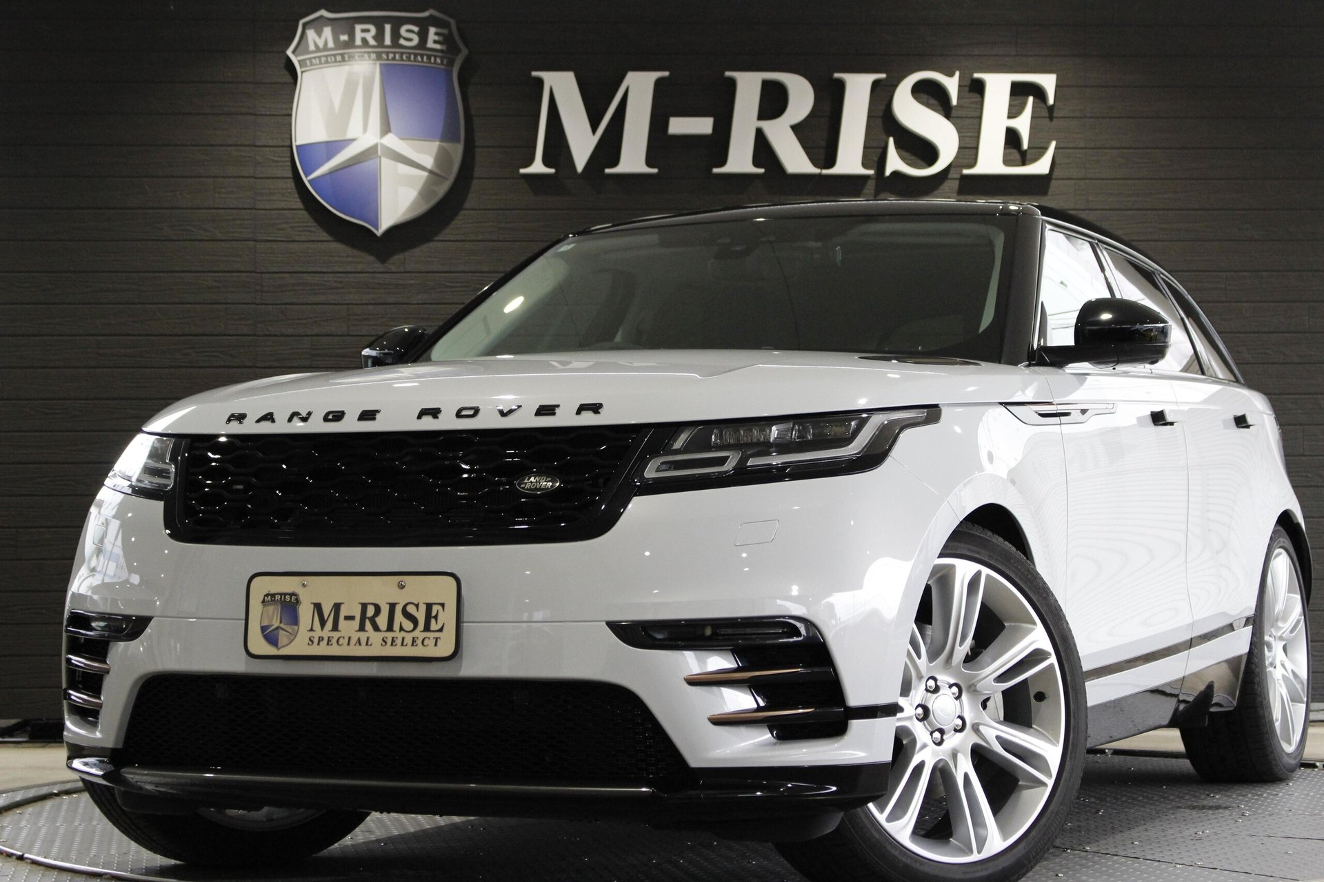 LAND ROVER RANGE ROVER VELAR - View 1