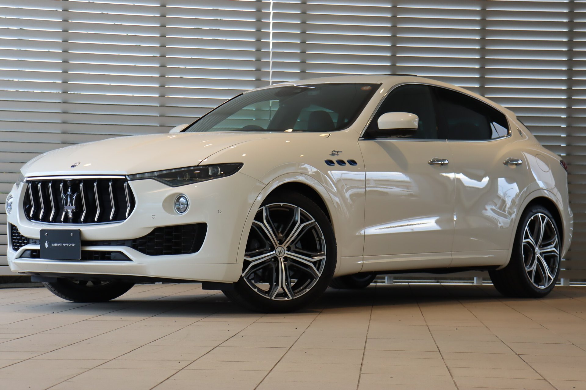 MASERATI LEVANTE - View 1