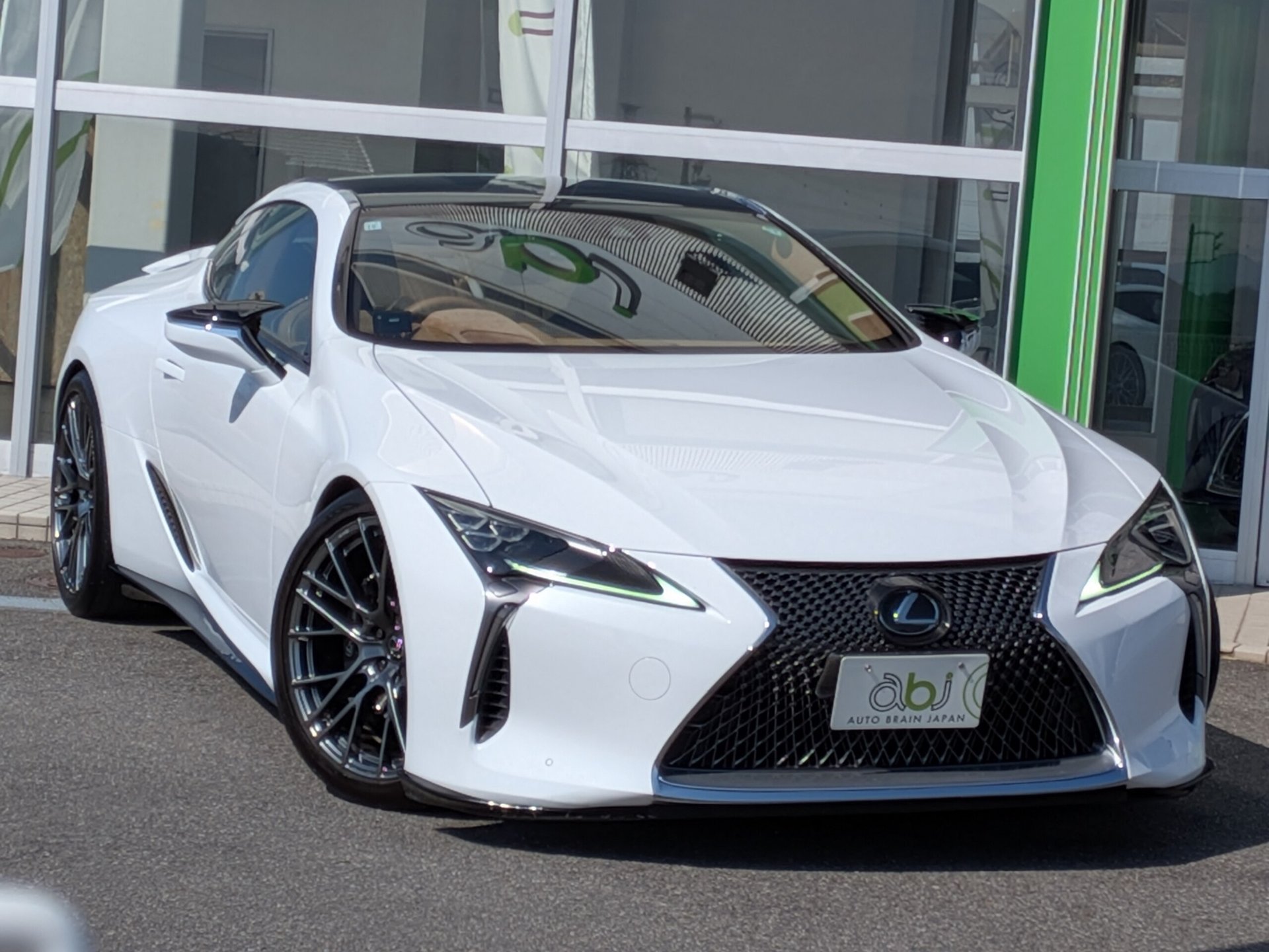 LEXUS LC - View 1