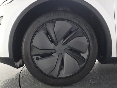TESLA MODEL Y - 6