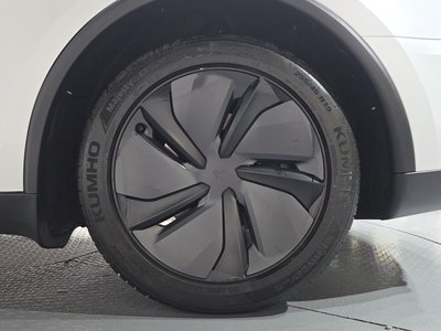 TESLA MODEL Y - 8