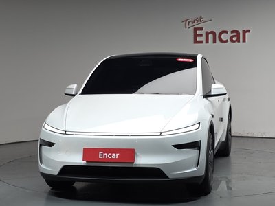TESLA MODEL Y - 3
