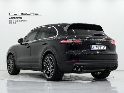 PORSCHE CAYENNE - 4