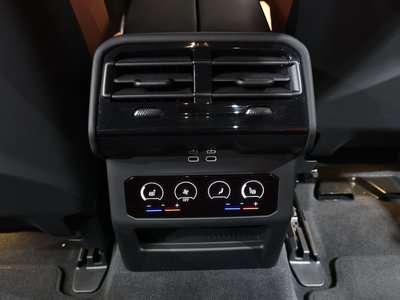 2025 BMW M5 缩略图 25