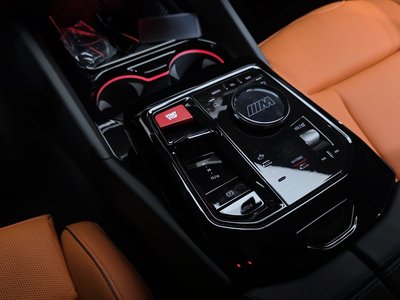 2025 BMW M5 缩略图 12