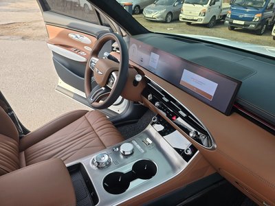2025 Genesis GV70 — миниатюра 20