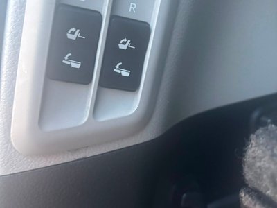 صورة مصغرة 19 لـ 2019 Toyota LAND CRUISER PRADO