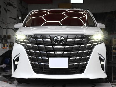 TOYOTA ALPHARD - 9