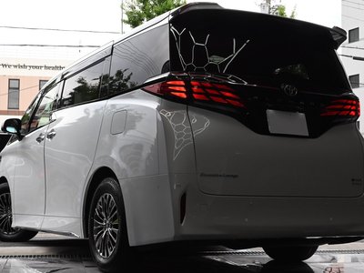 TOYOTA ALPHARD - 4