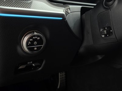 2025 Mercedes-BENZ C-CLASS — миниатюра 32