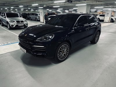PORSCHE CAYENNE - 4