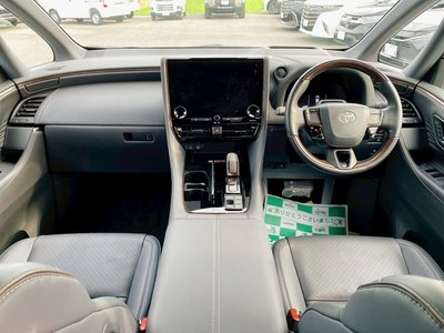 2024 Toyota VELLFIRE photo 2