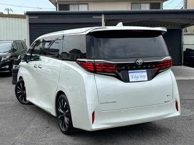 2025 Toyota ALPHARD — фото 8