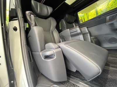 2026 Toyota ALPHARD — фото 9