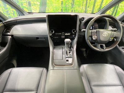 2026 Toyota ALPHARD — фото 2