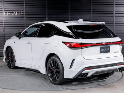 صورة 9 لـ 2025 Lexus RX