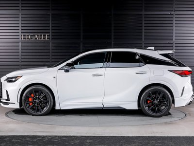 صورة 10 لـ 2025 Lexus RX