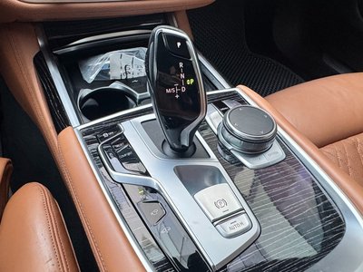BMW 7 SERIES - 9
