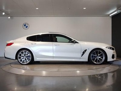 BMW 8 SERIES - 8