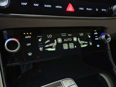 2026 Genesis GV70 — миниатюра 17