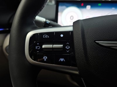 2026 Genesis GV70 — миниатюра 18