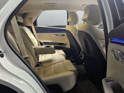 2026 Genesis GV70 — миниатюра 12