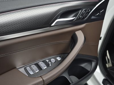 صورة مصغرة 31 لـ 2023 BMW X4
