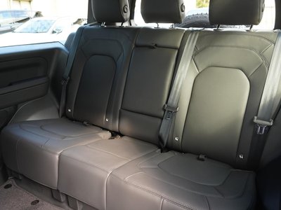 LAND ROVER DEFENDER - 6