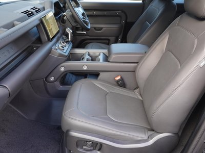 LAND ROVER DEFENDER - 5
