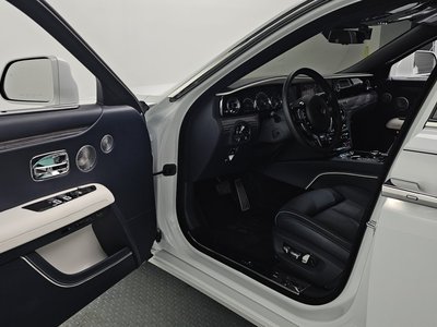 ROLLS-ROYCE GHOST - 10