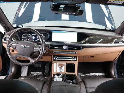 2021 Genesis G90 — миниатюра 12