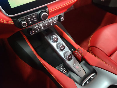 2019 Ferrari PORTOFINO — миниатюра 13
