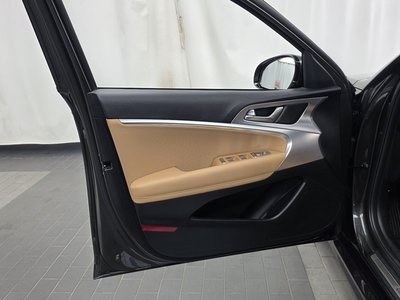 صورة مصغرة 14 لـ 2023 Genesis G70