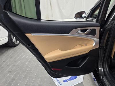 صورة مصغرة 15 لـ 2023 Genesis G70