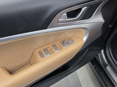صورة مصغرة 34 لـ 2023 Genesis G70