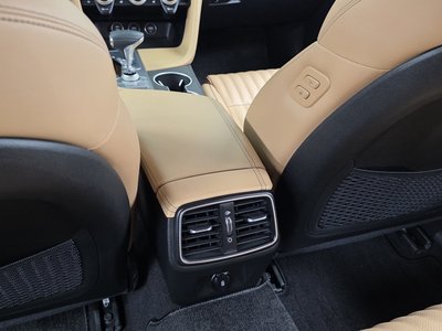 صورة مصغرة 32 لـ 2023 Genesis G70