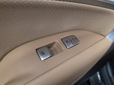 صورة مصغرة 25 لـ 2023 Genesis G70