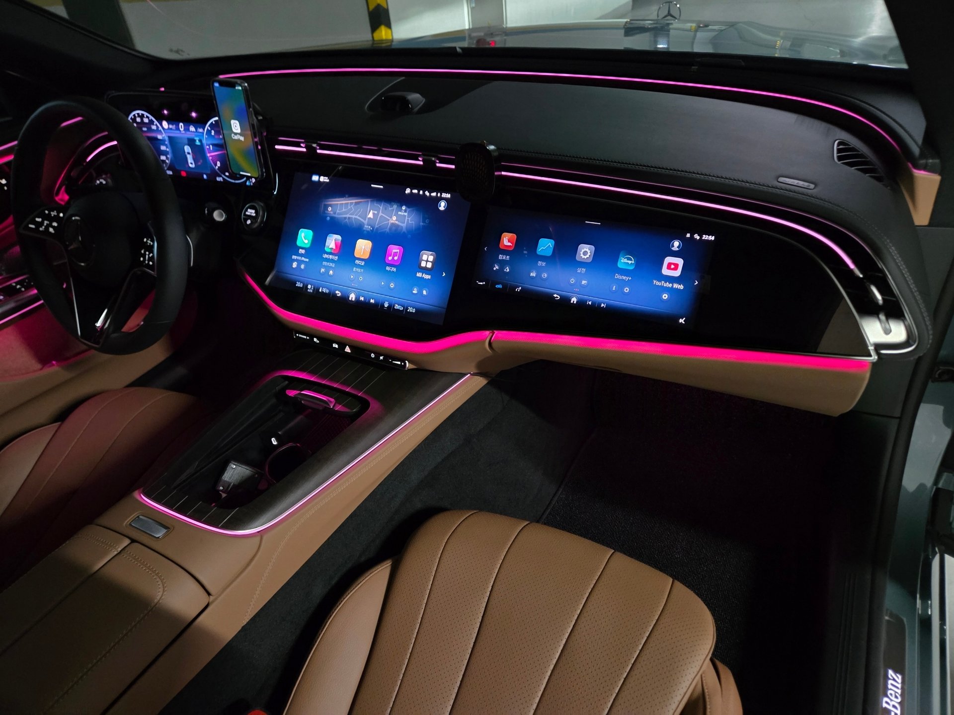 MERCEDES-BENZ E-CLASS - View 1