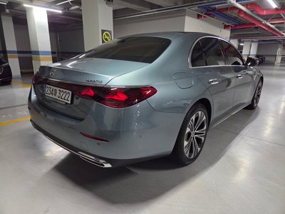 MERCEDES-BENZ E-CLASS - 9