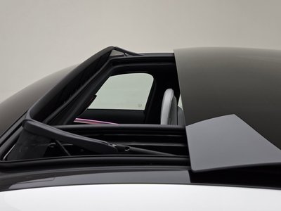 2025 Mercedes-BENZ E-CLASS — миниатюра 12
