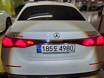MERCEDES-BENZ E-CLASS - 4
