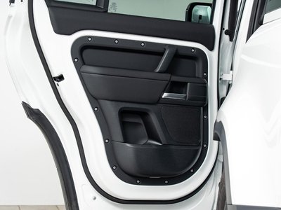 صورة 10 لـ 2026 LAND Rover DEFENDER