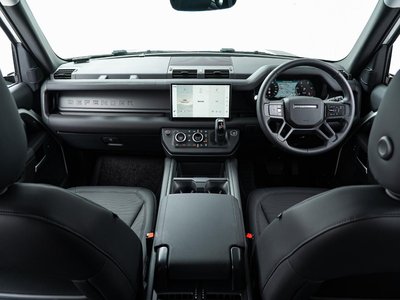 صورة 4 لـ 2026 LAND Rover DEFENDER