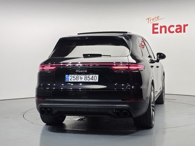 PORSCHE CAYENNE - 4