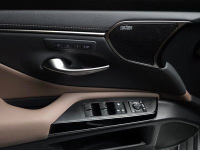 2025 Lexus ES thumbnail 30