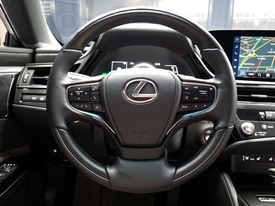 2025 Lexus ES thumbnail 19